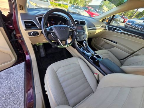 Used 2013 Ford Fusion SE FWD image 14