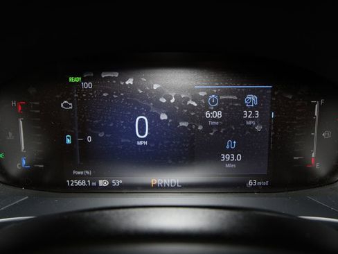 Used 2025 Ford Escape ST-Line Elite w/ Class II Trailer Tow Package image 10