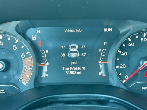 Used 2023 Jeep Compass Latitude image 13