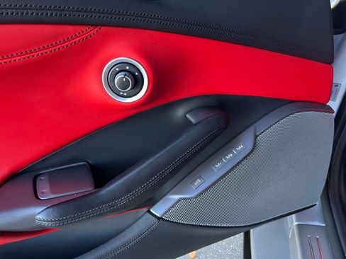 Used 2019 Ferrari Portofino image 29