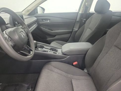 Used 2025 Honda Accord SE image 17