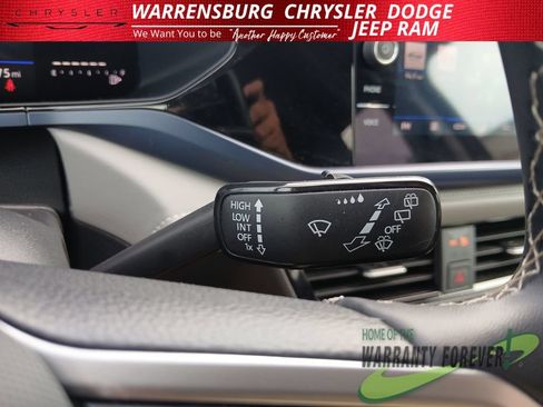 Used 2024 Volkswagen Taos SE FWD image 20
