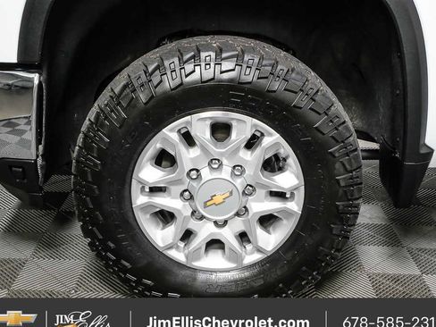 Used 2024 Chevrolet Silverado 2500 LT AWD/4WD image 31