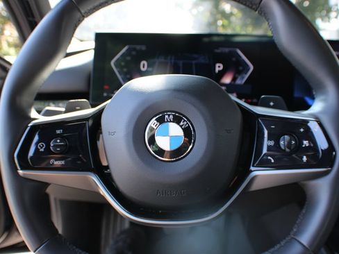 Used 2025 BMW 530i RWD image 13