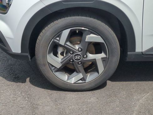 Used 2025 Hyundai Venue SEL FWD image 27
