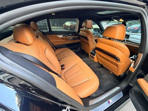 Used 2019 BMW 750i xDrive w/ Executive Package AWD/4WD image 12