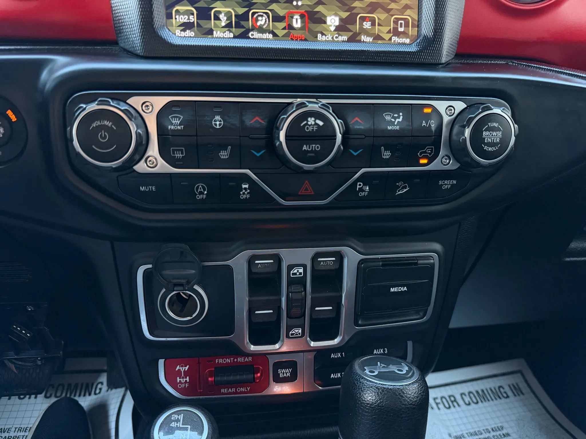 Used 2018 Jeep Wrangler Unlimited Rubicon AWD/4WD image 33