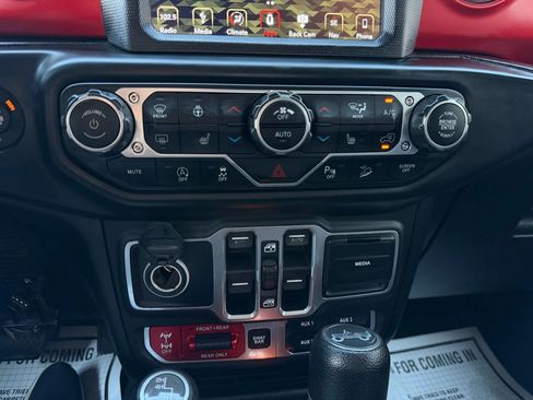 Used 2018 Jeep Wrangler Unlimited Rubicon image 33