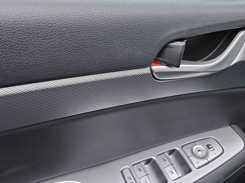 Used 2023 Hyundai Palisade SEL w/ Premium Package image 16