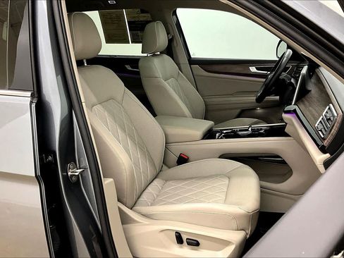 Used 2024 Volkswagen Atlas SEL Premium R-Line AWD/4WD image 9