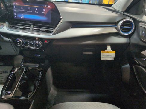 New 2026 Chevrolet Trax LT w/ Sunroof Package FWD image 28