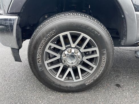 Used 2017 Ford F250 Lariat w/ Lariat Value Package image 21