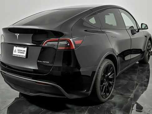 Used 2023 Tesla Model Y Long Range AWD/4WD image 9