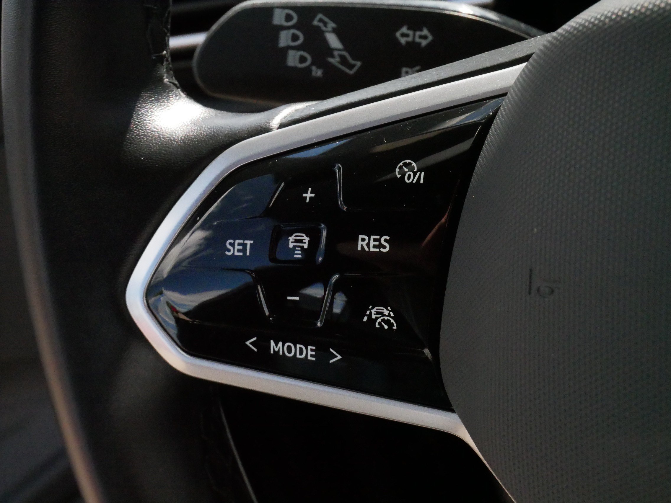 Certified 2023 Volkswagen ID.4 Pro AWD/4WD image 21