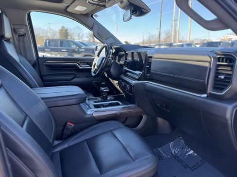 Used 2024 Chevrolet Silverado 1500 RST w/ Convenience Package II image 10