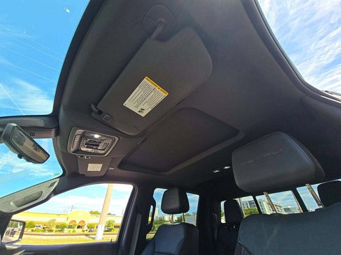 Used 2019 GMC Sierra 1500 Denali w/ Denali Ultimate Package AWD/4WD image 9