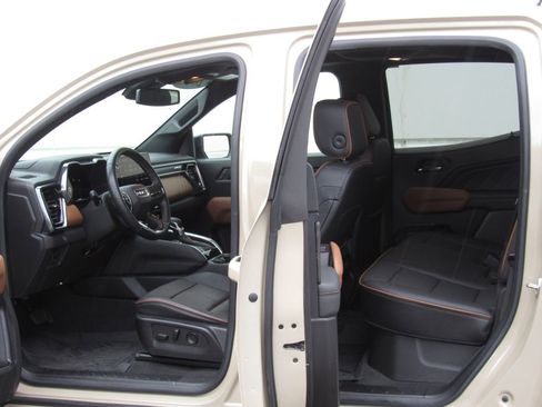 Used 2023 GMC Canyon AT4 w/ LPO, Sports Bar Package AWD/4WD image 16