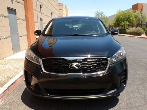 Used 2019 Kia Sorento L FWD image 2