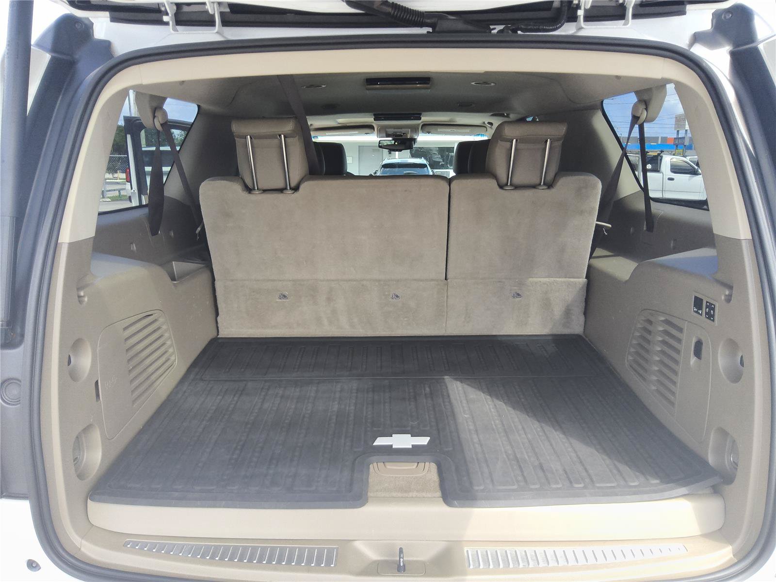 Used 2017 Chevrolet Suburban Premier AWD/4WD image 25