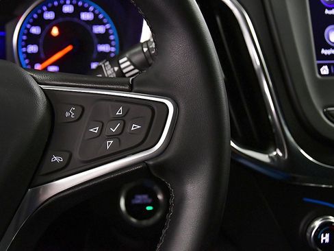 Used 2023 Chevrolet Equinox LT image 20