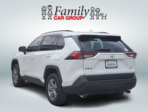 Used 2025 Toyota RAV4 LE AWD/4WD image 3