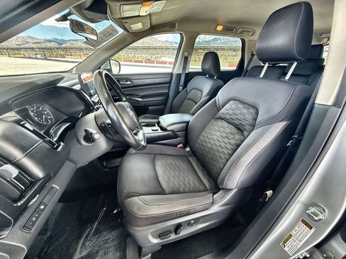 Used 2022 Nissan Pathfinder SV AWD/4WD image 10