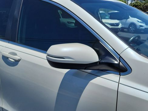 Used 2018 Honda CR-V Touring image 9