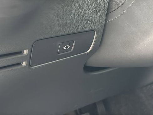 Certified 2026 Volvo XC40 B5 Plus AWD/4WD image 13