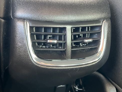 Used 2019 Chevrolet Malibu LT FWD image 14