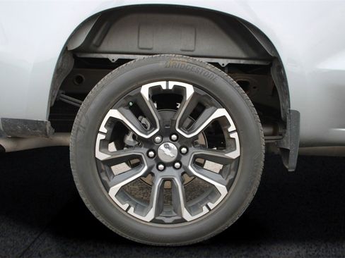 Used 2024 Chevrolet Silverado 1500 LT image 12