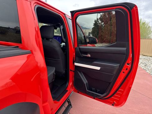 Used 2024 Toyota Tacoma TRD Off-Road image 21