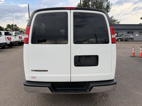 Used 2025 Chevrolet Express 3500 LT w/ LT Preferred Equipment Group RWD image 7