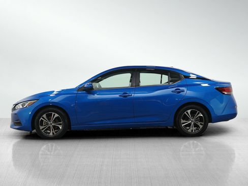 Used 2022 Nissan Sentra SV image 2