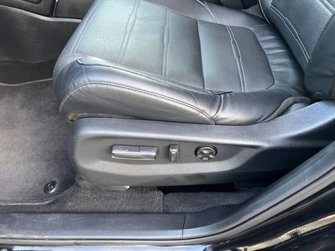 Used 2019 Honda CR-V Touring image 12