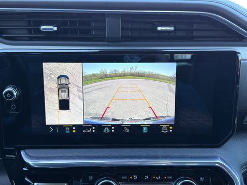 Used 2023 GMC Sierra 1500 Denali w/ Technology Package AWD/4WD image 29