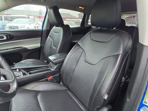 Used 2022 Jeep Compass Limited image 11