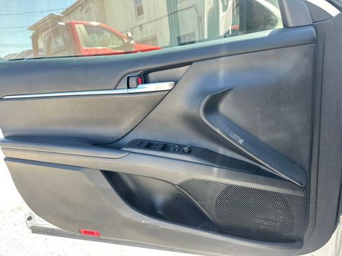 Used 2022 Toyota Camry SE w/ Cold Weather Package FWD image 19