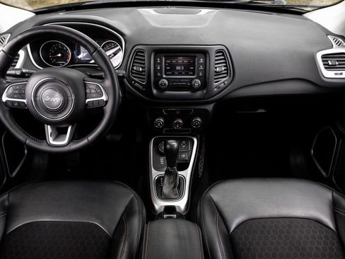 Used 2018 Jeep Compass Latitude image 5