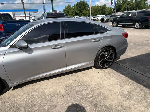 Used 2020 Honda Accord Sport image 4