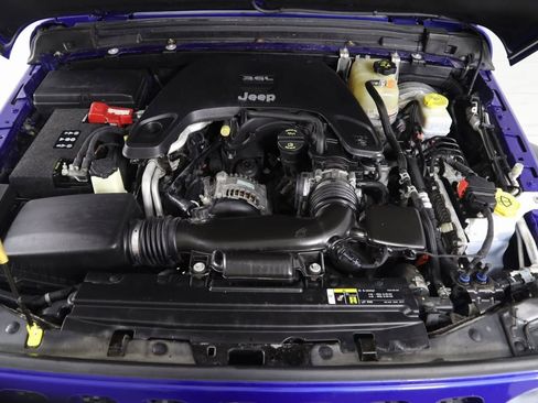 Used 2018 Jeep Wrangler Unlimited Sport S image 44