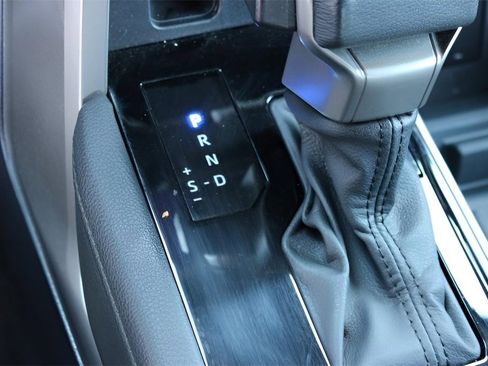 Used 2024 Toyota Tundra Limited image 17