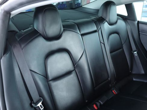 Used 2021 Tesla Model 3 Standard Range Plus image 29