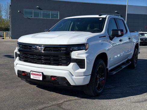 Used 2023 Chevrolet Silverado 1500 RST w/ Redline Edition AWD/4WD image 2