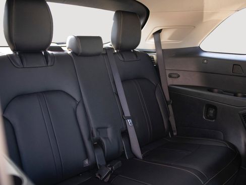 Used 2024 MAZDA CX-90 3.3 Turbo w/ Preferred Plus image 17