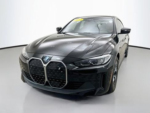 Used 2023 BMW i4 eDrive35 RWD image 3