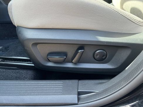 Used 2025 Nissan Rogue SV AWD/4WD image 22