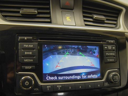 Used 2017 Nissan Sentra SV image 18