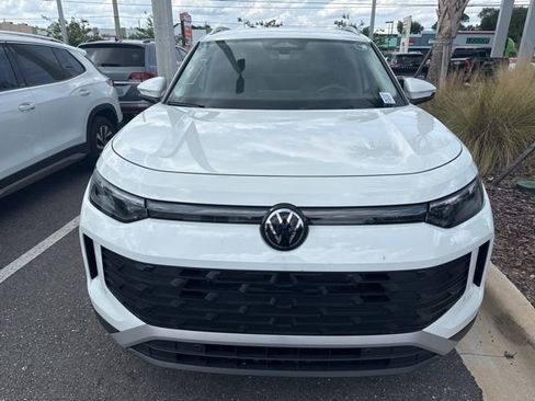 Used 2025 Volkswagen Tiguan S FWD image 2