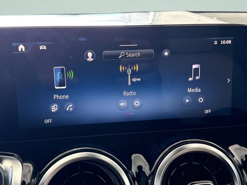 New 2026 Mercedes-Benz GLB 250 image 29