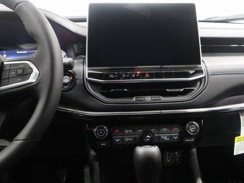 New 2026 Jeep Compass Latitude w/ Sun and Sound Group image 21